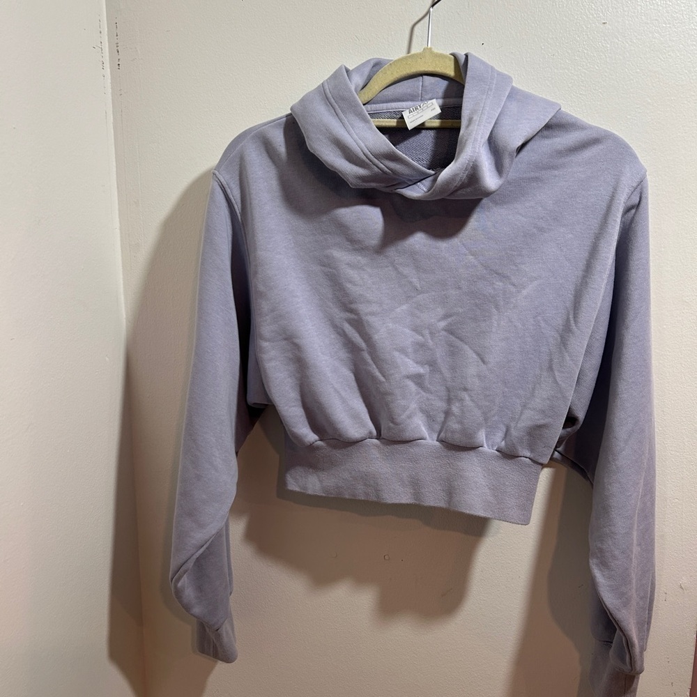 Aritzia TNA cropped hoody size XS